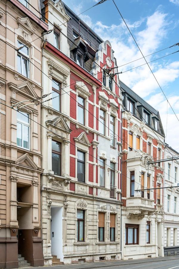 Einfach Aber Sehr Komfortabel - Wohnung Fuer 6 Personen - 2Xwc - Grupen, Messe, Monteure, Studenten - Voll Ausgestattet - 6 Betten 140X200Cm Hochwertig, 3 Smart-Tv 55 Zoll Netflix, 1000 Mbit Wlan, Voll Ausgestattete Kueche Duisburg Exterior foto